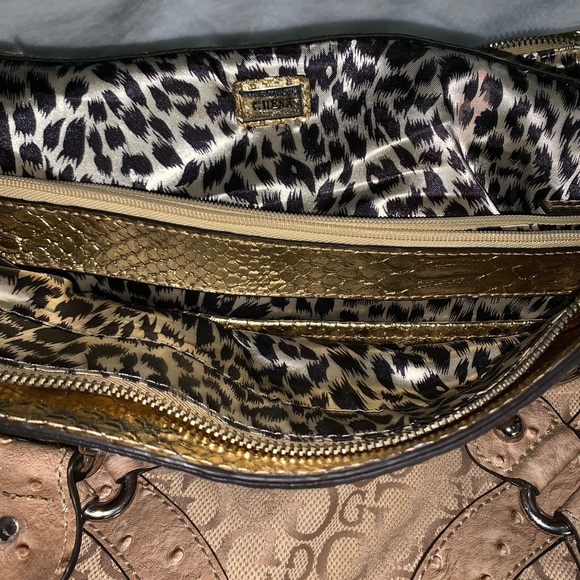 Guess Marciano Gloss purse - Picture 3 of 7